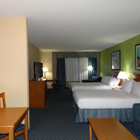 Holiday Inn Express Hotel & Suites Salisbury - Delmar By Ihg Exterior photo