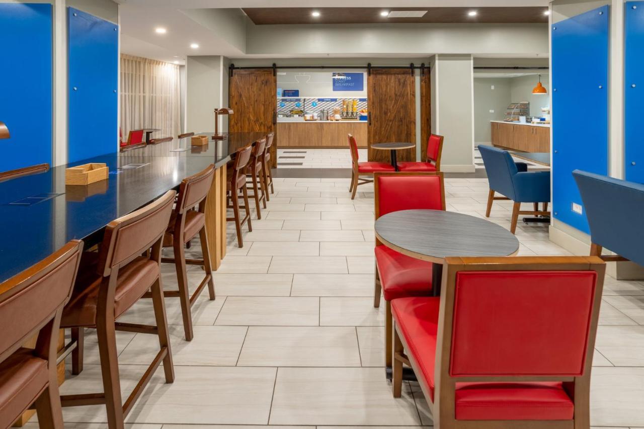 Holiday Inn Express Hotel & Suites Salisbury - Delmar By Ihg Exterior photo