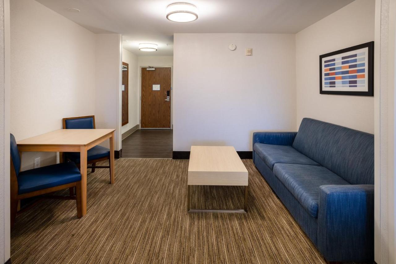 Holiday Inn Express Hotel & Suites Salisbury - Delmar By Ihg Exterior photo